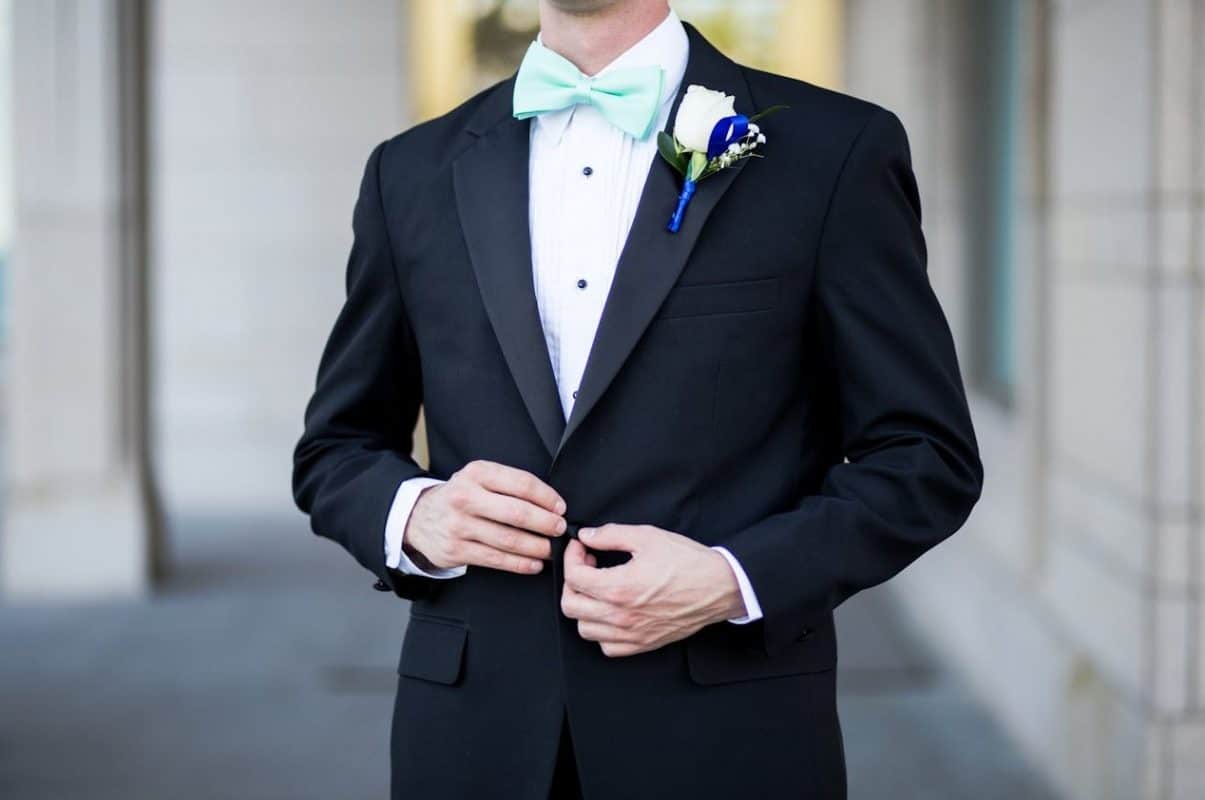 Aprende a elegir tu traje de novio elegante