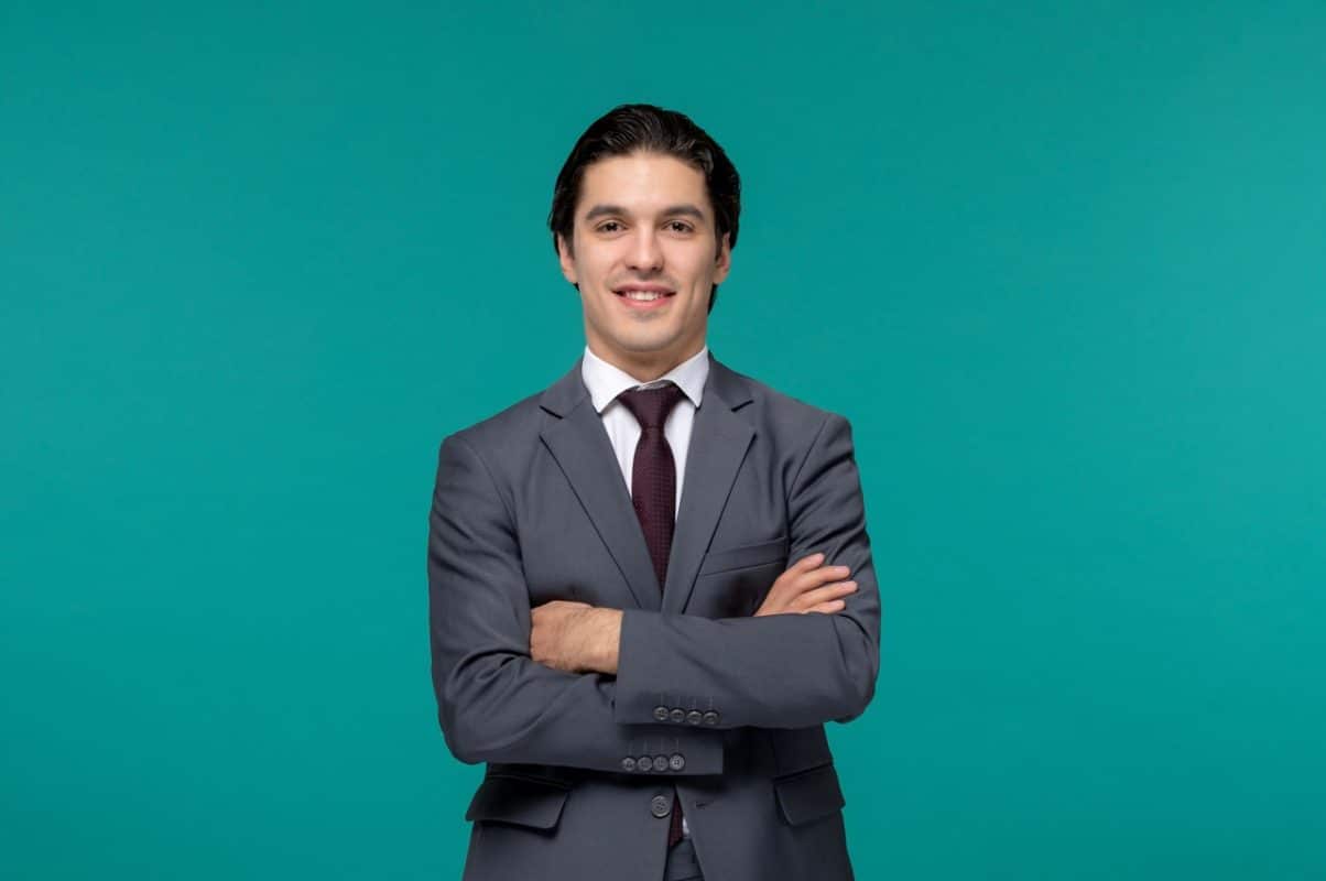 trajes para oficina de hombre en color gris